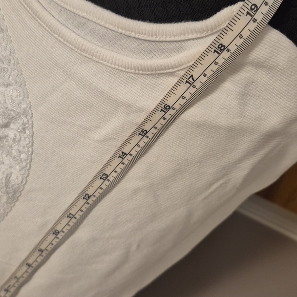 🦜NORTHERN REFLECTIONS White Tank Top w/ Lace trim  - L - Picture 4 of 7